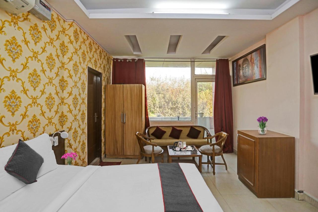 Hotel O Shivam Guest House Yeni Delhi Dış mekan fotoğraf