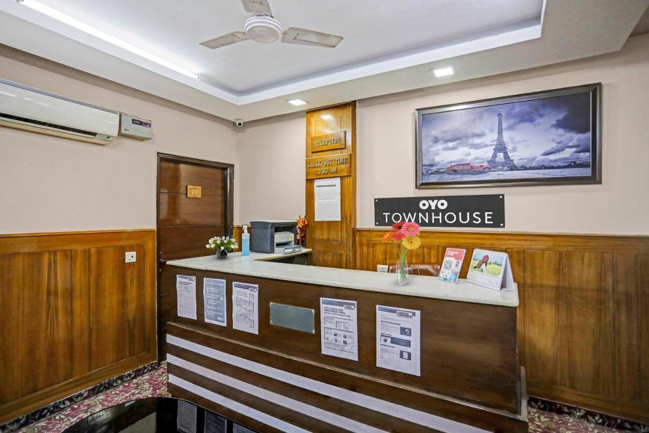 Hotel O Shivam Guest House Yeni Delhi Dış mekan fotoğraf