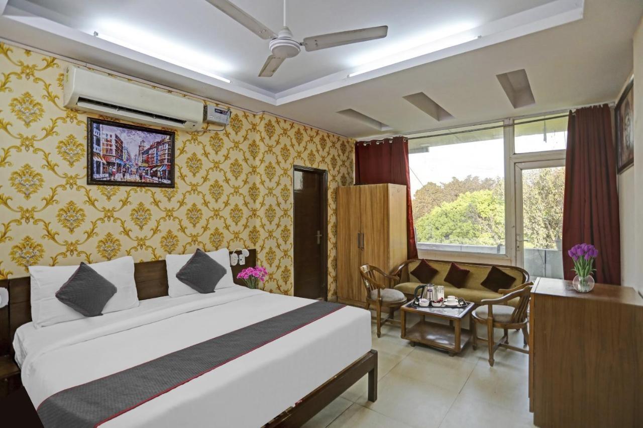 Hotel O Shivam Guest House Yeni Delhi Dış mekan fotoğraf