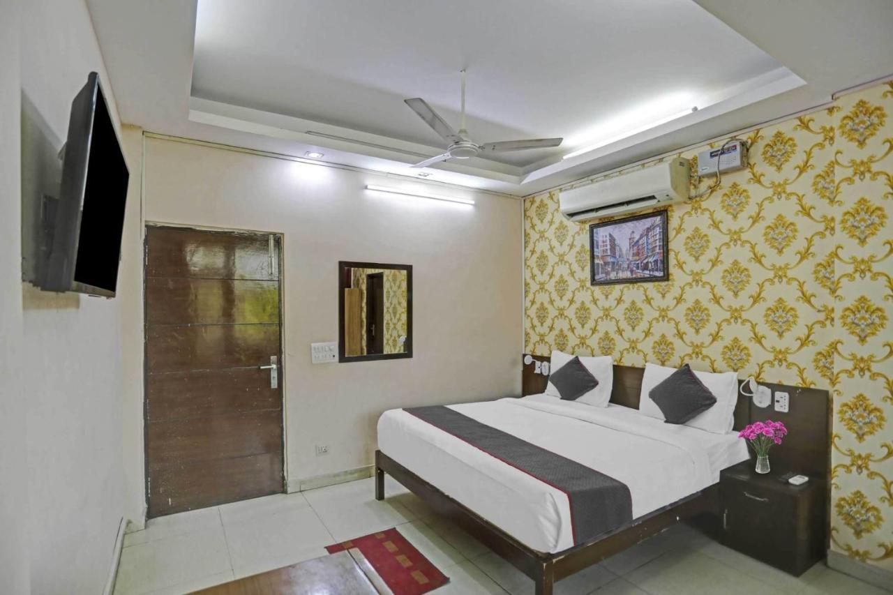 Hotel O Shivam Guest House Yeni Delhi Dış mekan fotoğraf