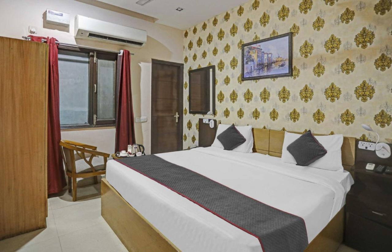 Hotel O Shivam Guest House Yeni Delhi Dış mekan fotoğraf