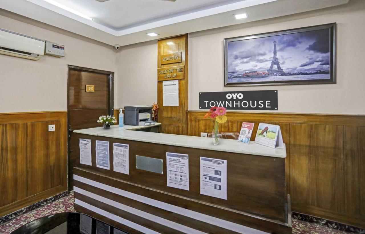 Hotel O Shivam Guest House Yeni Delhi Dış mekan fotoğraf