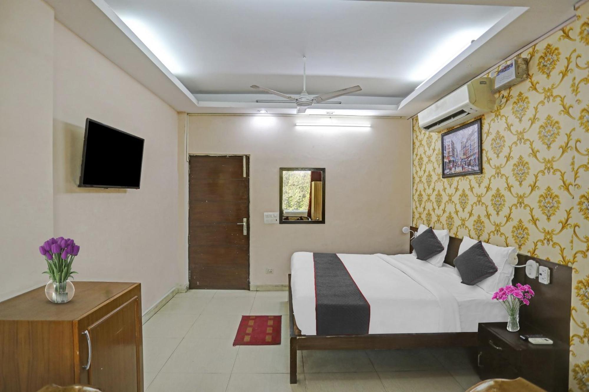 Hotel O Shivam Guest House Yeni Delhi Dış mekan fotoğraf