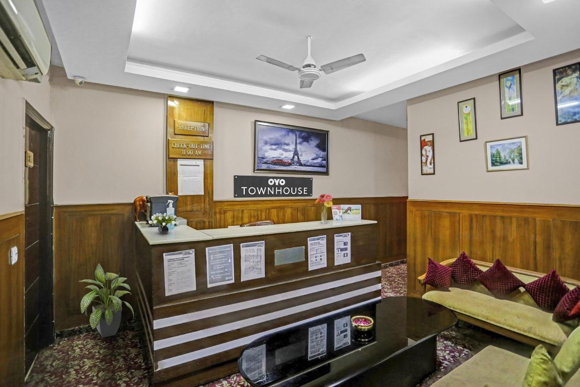 Hotel O Shivam Guest House Yeni Delhi Dış mekan fotoğraf