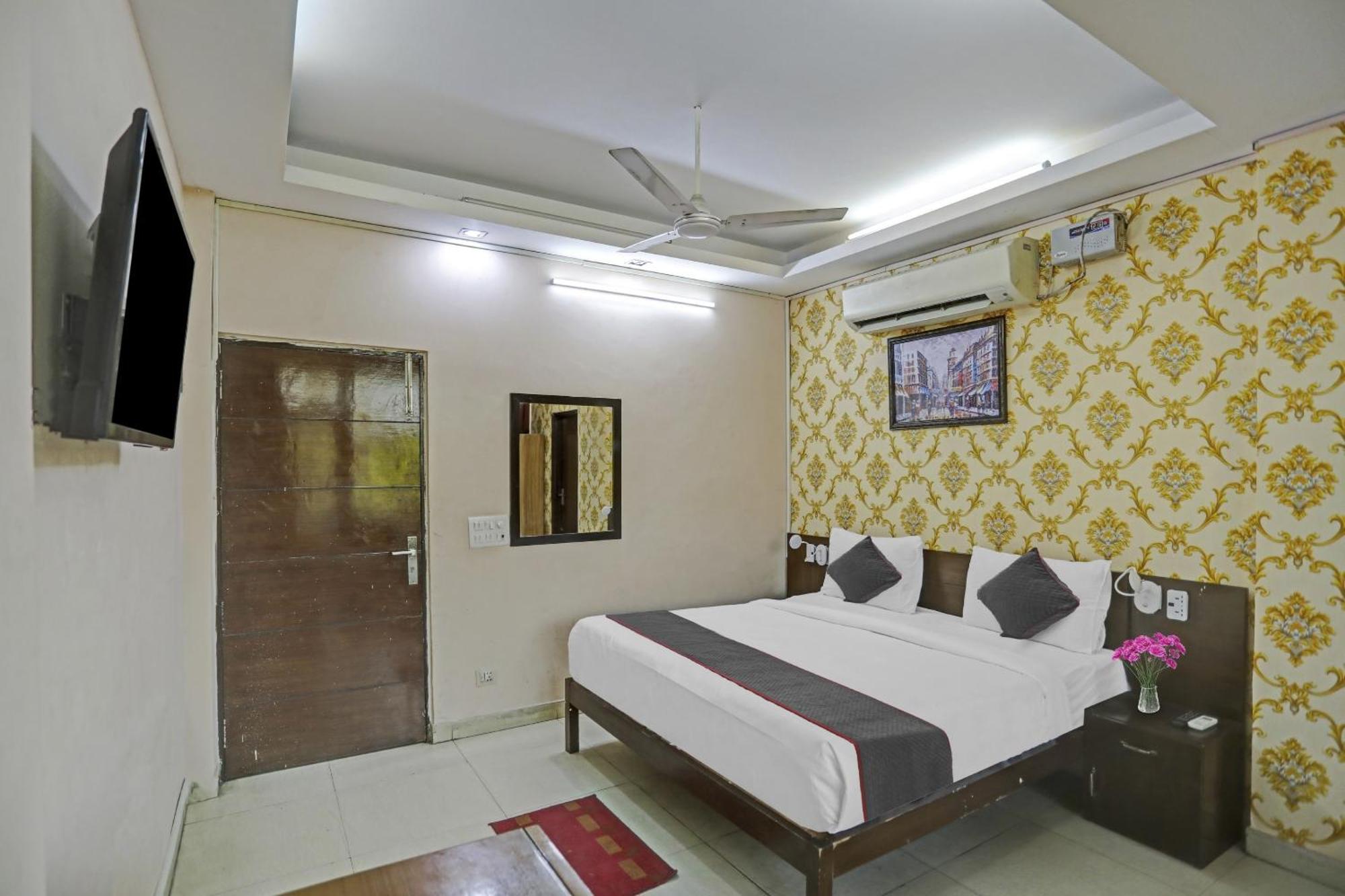 Hotel O Shivam Guest House Yeni Delhi Dış mekan fotoğraf