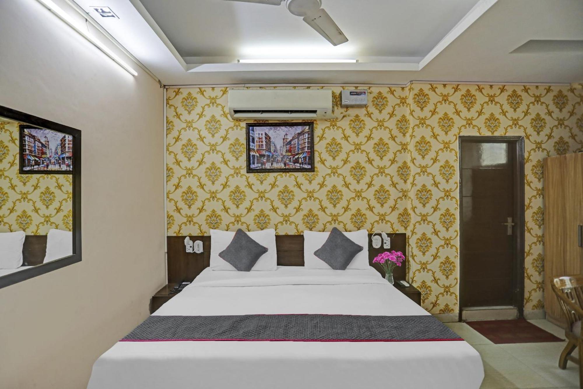 Hotel O Shivam Guest House Yeni Delhi Dış mekan fotoğraf