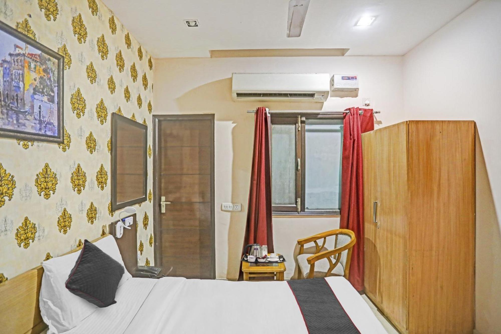 Hotel O Shivam Guest House Yeni Delhi Dış mekan fotoğraf