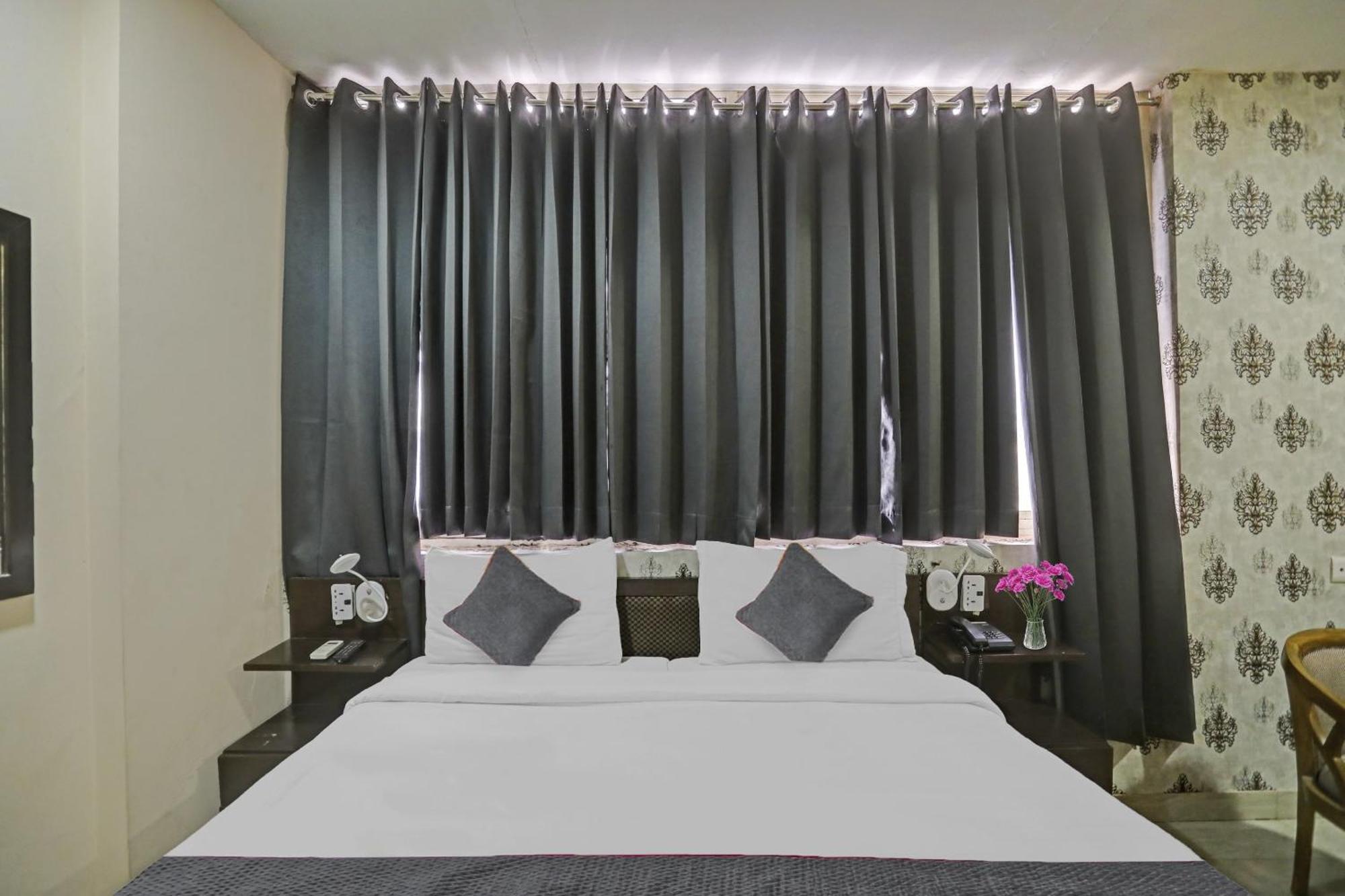 Hotel O Shivam Guest House Yeni Delhi Dış mekan fotoğraf